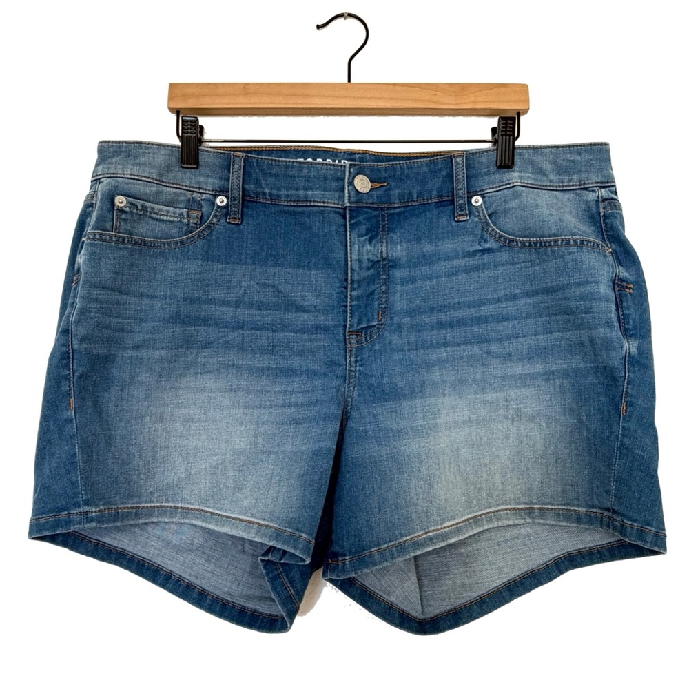 Torrid Blue Vintage Stretch Perfect 5" Jean Short - Size 18